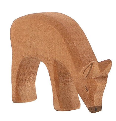 Ostheimer 15352 Hirschkuh fressend