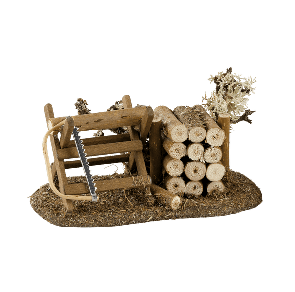 Kahlert_Licht-Saegebock-mit-Holzstoss-Rundsaege-mit-Naturmaterialien-dekorierte-Miniatur